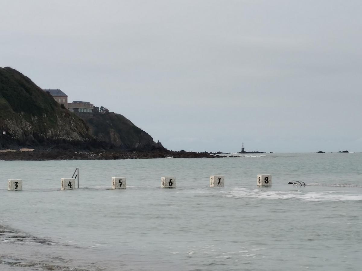 Entre Mer Et Montagne Granville Extérieur photo